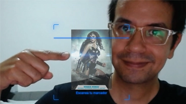 ingcarlosreina mostrando como personalizar la pantalla de escaneo de una aplicacion de realidad aumentada usando MindAR